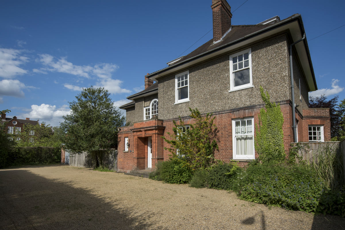 Eva Smith Exterior